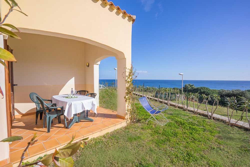 Residence Baia Sant Anna Con Piscina Tanaunella Exterior photo