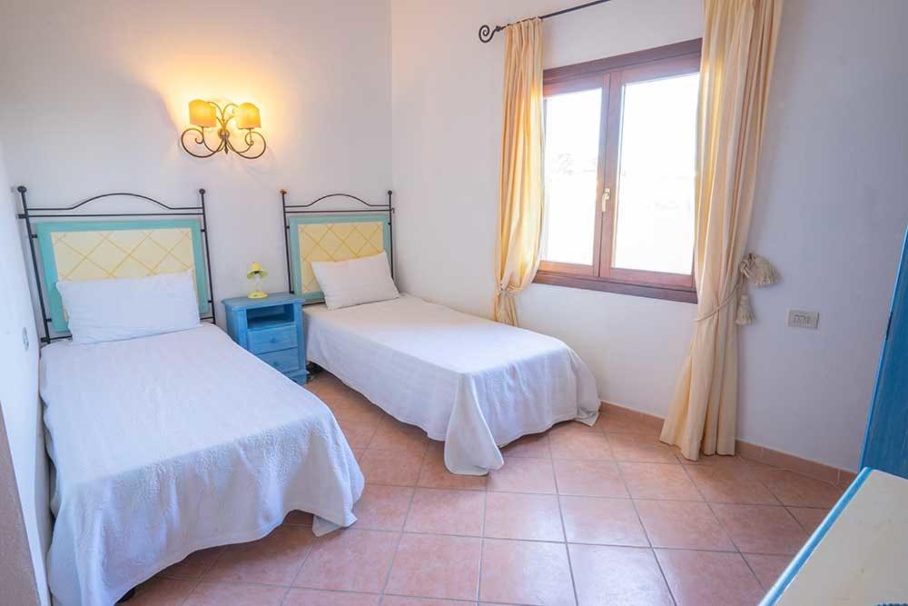 Residence Baia Sant Anna Con Piscina Tanaunella Exterior photo